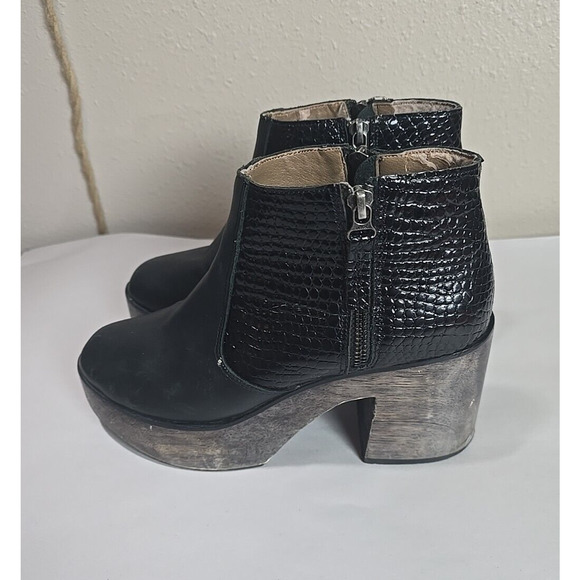 Paruolo Black Leather Pebbled Side Zip Block Heels Ankle Bootie Womans EU SZ 38 - Picture 3 of 8